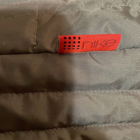 Nike Vest Never Worn in Gray and Rust. - Picture 3 of 11